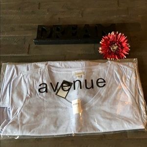 Womens Avenue Tee